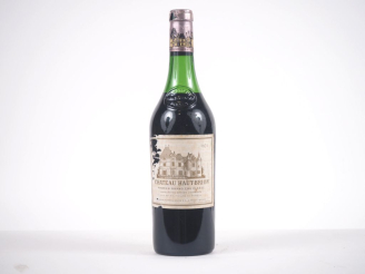 Vente aux enchères 1 BOUTEILLE CHÂTEAU HAUT BRION 1er GCC GRAVES - 1972 - 5 CM EA/CAPSULE