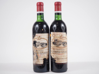 Vente aux enchères 2 BOUTEILLES CHÂTEAU CHASSE SPLEEN MOULIS - 1972 - 1 LB/ 1 HEP/ETA 