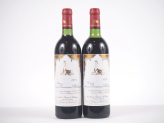 Vente aux enchères 2 BOUTEILLES CHÂTEAU MOUTON BARONNE PHILIPPE GCC PAUILLAC - 1979 - 1 L