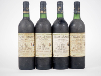 Vente aux enchères 4 BOUTEILLES CHÂTEAU DE LAMARQUE HAUT MÉDOC - 1982 - 1 BG/ES/BS