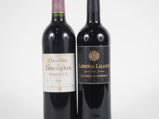 Vente aux enchères 2 BOUTEILLES : 1 CHEVALIER DE LASCOMBE MARGAUX 2002 ETLA - 1 CARDINAL 