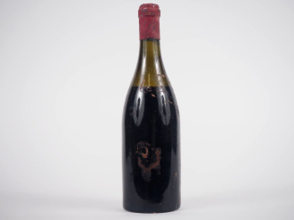 Vente aux enchères 1 BOUTEILLE ALOXE CORTON - 1921 - PRÉSUMÉE - 7 CM/SE