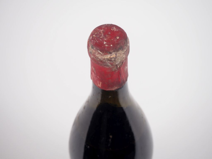 1 BOUTEILLE ALOXE CORTON - 1921 - PRÉSUMÉE - 7,4 CM/SE 