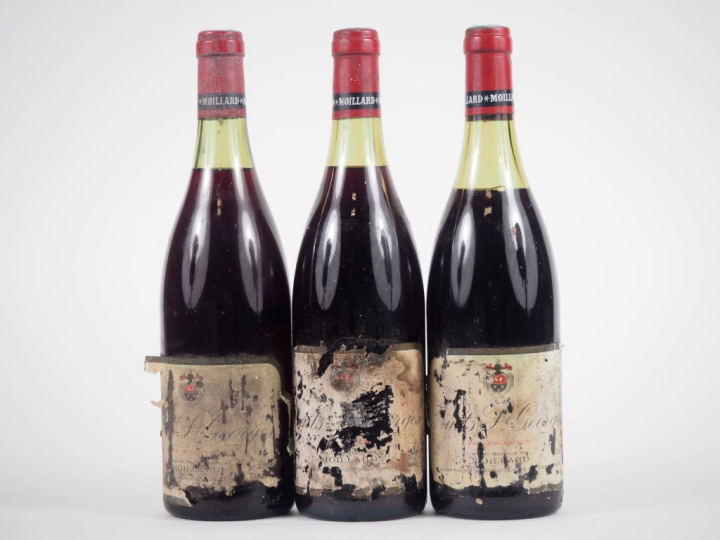 3 BOUTEILLES NUITS ST GORGES MOILLARD - 1976 - PRÉSUMÉES/2 à 3 CM/1 à 