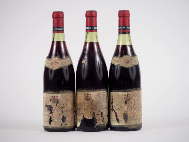 3 BOUTEILLES NUITS ST GEORGES MOILLARD - 1978 - 1 PRÉSUMÉE - 1 à 1,8 C