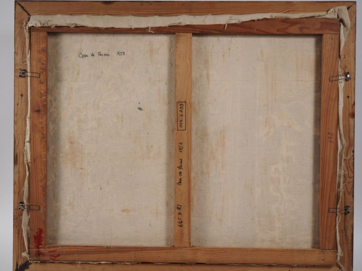 Mario CAVAGLIERI.  "cour de ferme" Huile sur toile, signée en bas à dr