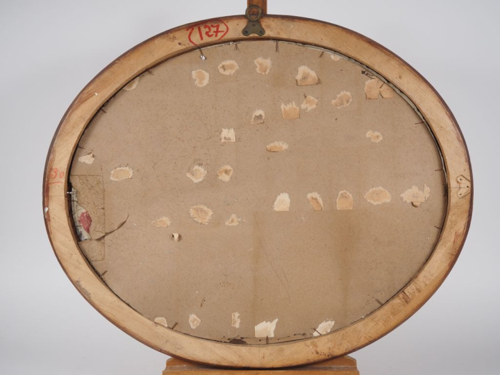 Mario CAVAGLIERI.  "nature morte" Huile sur toile ovale Dim. 61 x 50 c