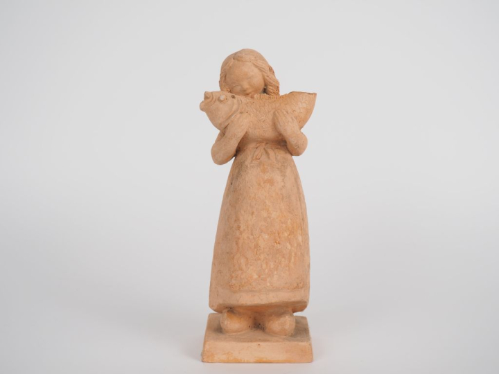 Henri Paul REY.  "jeune fille au poisson" Sculpture en terre cuite  Si
