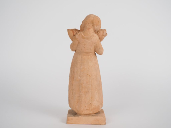 Henri Paul REY.  "jeune fille au poisson" Sculpture en terre cuite  Si