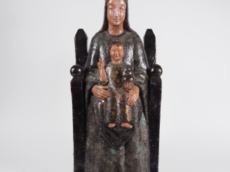 Vente aux enchères Henri Paul REY.  "Vierge à l'enfant sur un trône" Sculpture en terre c
