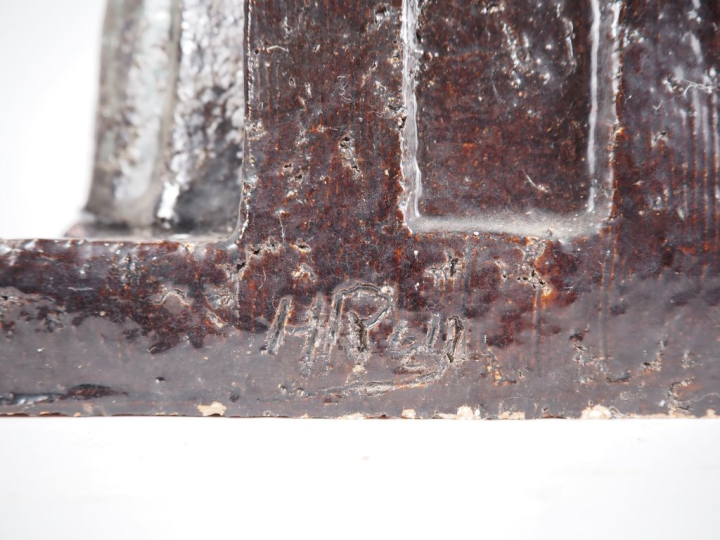 Henri Paul REY.  "Vierge à l'enfant sur un trône" Sculpture en terre c