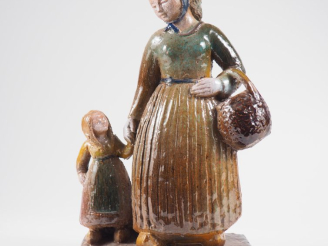 Vente aux enchères Henri Paul REY.  "Jeune paysanne et sa fillette".  Sculpture en cérami