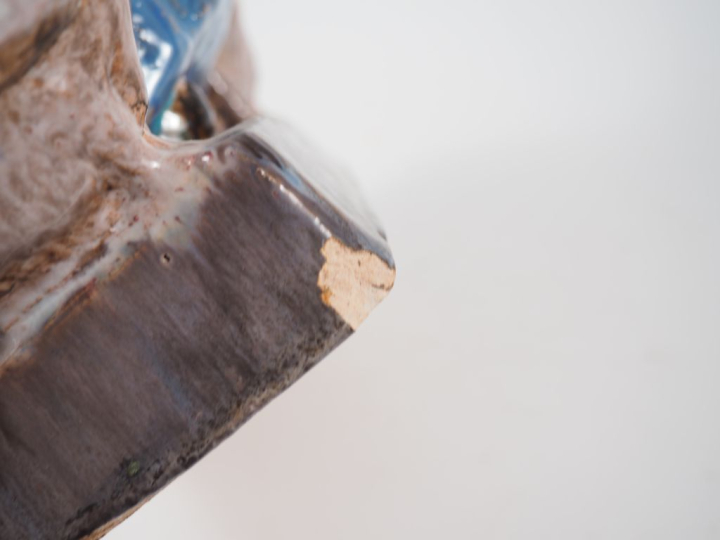 Henri Paul REY.  "la gardienne d'oies"  Sculpture en terre cuite émail