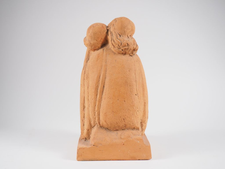 Henri Paul REY. "Jeune mère et son enfant".  Sculpture en terre cuite 