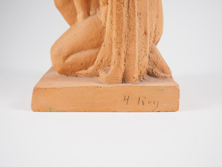 Henri Paul REY. "Jeune mère et son enfant".  Sculpture en terre cuite 