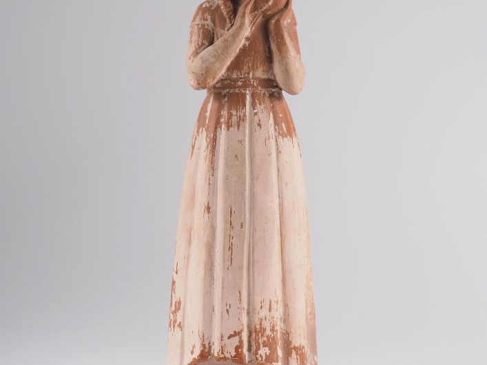 Henri Paul REY.  "jeune fille à la colombe" Sculpture en platre patiné