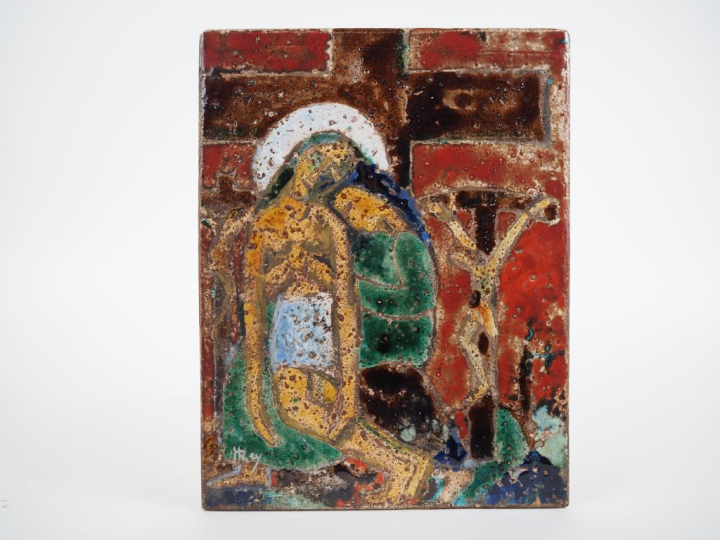 Henri Paul REY.  "Piéta" Plaque en terre cuite émaillée polychrome Sig