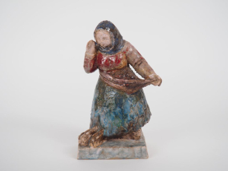 Vente aux enchères Henri Paul REY.  "jeune paysanne nourissant ses lapins" Sculpture en t