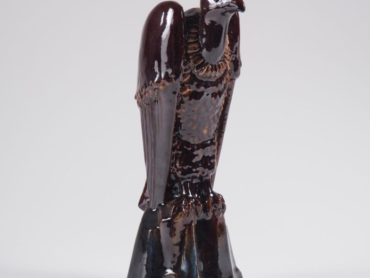 Henri Paul REY.  "le vautour" Sculpture en terre cuite vernissée brun 
