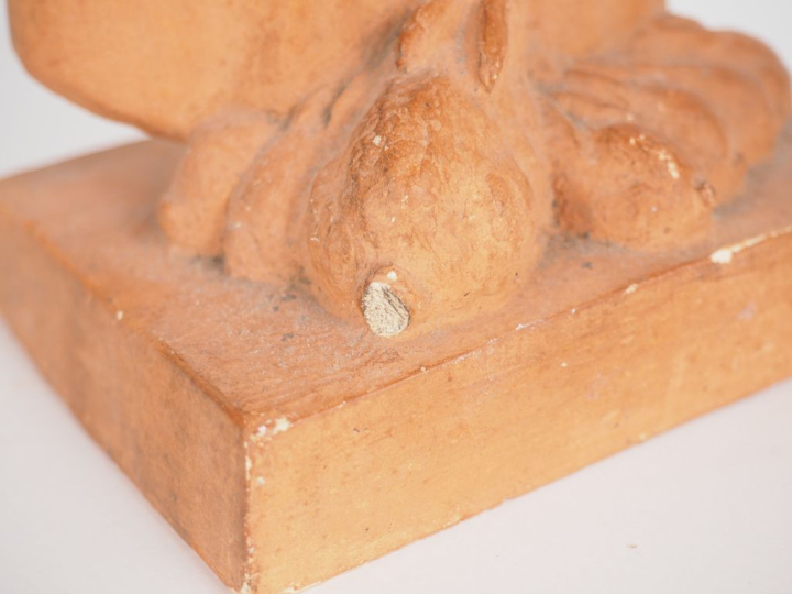 Henri Paul REY.  "jeune paysanne nourrissant ses lapins" Sculpture en 