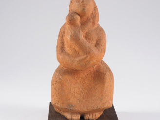 Vente aux enchères Henri Paul REY.  "maternité" Sculpture en terre cuite  Signée H. 15 cm