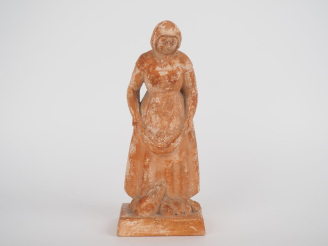 Vente aux enchères Henri Paul REY.  "payanne nourrissant ses lapins" Sculpture en terre c