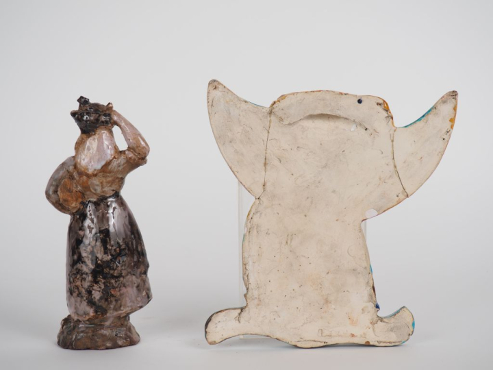 Henri Paul REY.  "paysanne" Sujet en terre cuite vernissée polychrome 