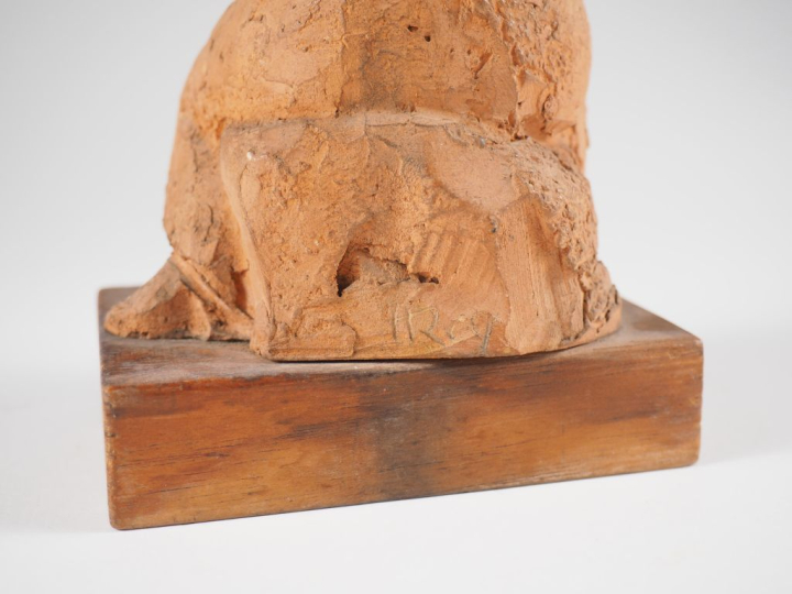 Henri Paul REY.  "maternité" Sculpture en terre cuite  Signée H. 15 cm