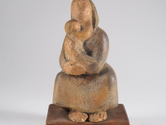 Vente aux enchères Henri Paul REY. "jeune mère et son enfant" Sculpture en terre cuite ém
