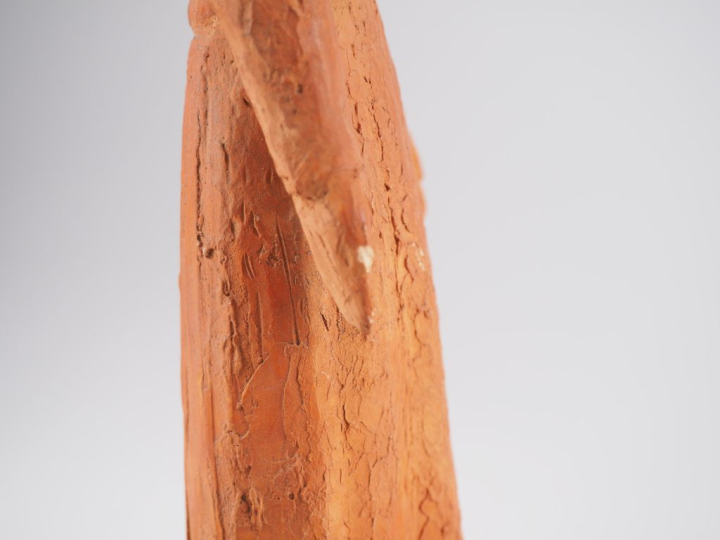 Henri Paul REY.  "Bergère et deux moutons" Sculpture en platre patiné 