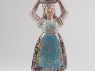 Vente aux enchères Henri Paul REY. "la porteuse d'eau" Sculpture en terre cuite émaillée 
