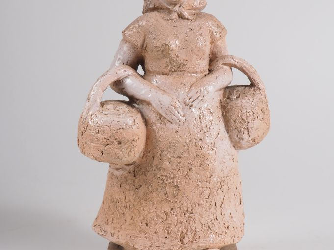 Henri Paul REY.  "jeune paysanne au fichu" Sujet en terre cuite en par