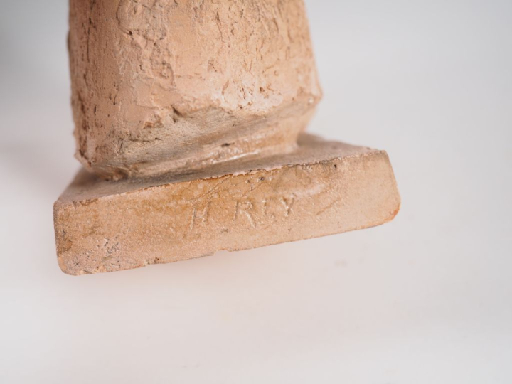 Henri Paul REY.  "jeune paysanne au fichu" Sujet en terre cuite en par