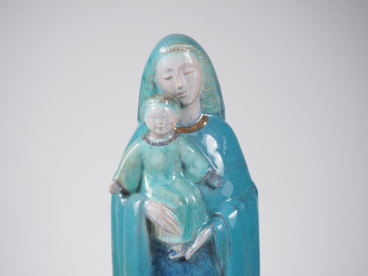 Henri Paul REY.  "Vierge à l'enfant" Sculpture en terre cuite vernissé