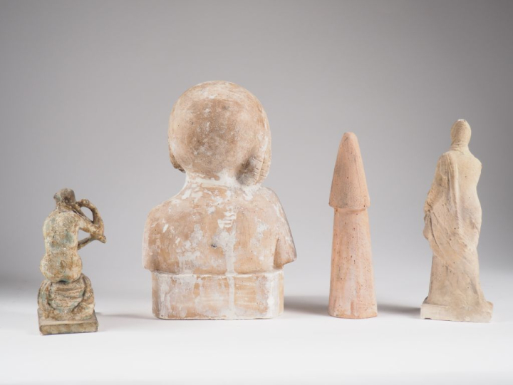 Henri Paul REY. "tanagra" Sujet en platre  H. 21,5 cm On y joint un su