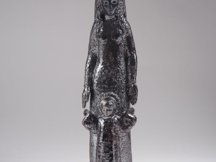 Henri Paul REY.  "Vierge à l'enfant" Sculpture en terre cuite vernissé