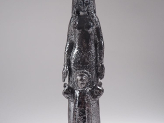 Vente aux enchères Henri Paul REY.  "Vierge à l'enfant" Sculpture en terre cuite vernissé