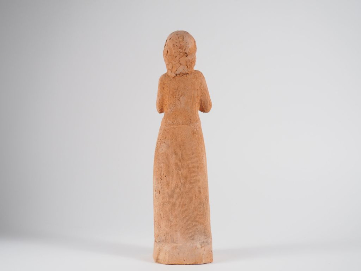 Henri Paul REY.  "Jeune fille en prière" Sculpture en terre cuite  Sig