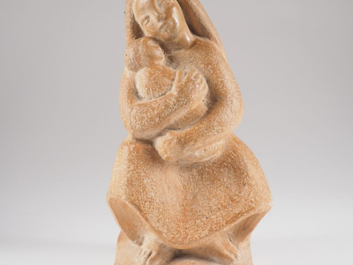 Henri Paul REY.  Sculpture en terre cuite patinée  Signée H. 28,5 cm