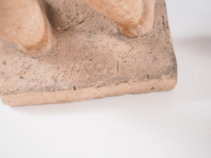 Henri Paul REY.  "paysanne au panier" Sculpture en terre cuite  (micro