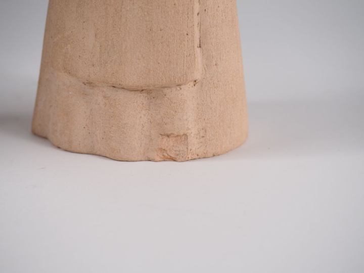 Henri Paul REY.  "paysanne au panier" Sculpture en terre cuite  (micro