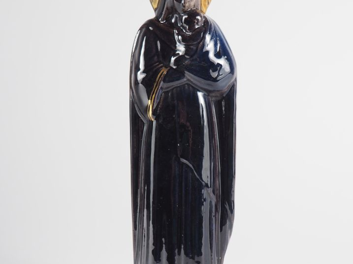 Henri Paul REY.  "Vierge à l'enfant"  Sujet en terre cuite polychrome 