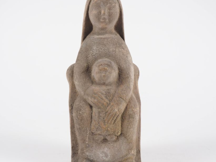 Henri Paul REY.  "Vierge à l'enfant" Sculpture en terre cuite Signée H
