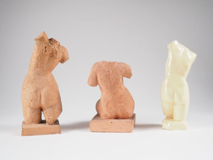 Henri Paul REY.  "buste de femme"  3 sujets en terre cuite Signés H. 1