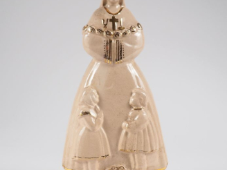 Vente aux enchères Henri Paul REY.  "Notre Dame de la Salette" Sujet en faience blanche r