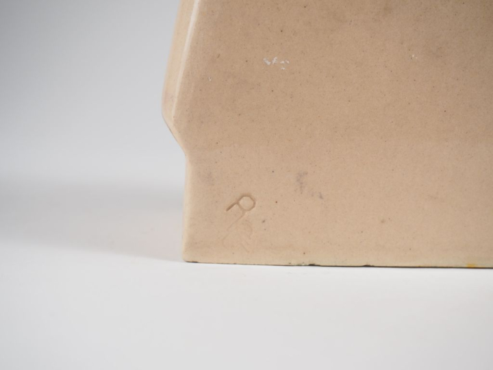 Henri Paul REY.  "Notre Dame de la Salette" Sujet en faience blanche r