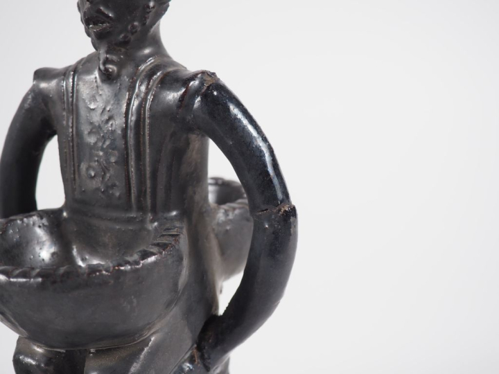 Henri Paul REY.  Saleron double en terre vernissée et émail noir figur