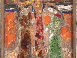 Vente aux enchères Henri Paul REY. "Crucifixion" Plaque en terre cuite émaillée polychrom