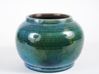 Vente aux enchères Henri Paul REY.  Vase boule en faience verte et bleue.  Signé.  H. 14 