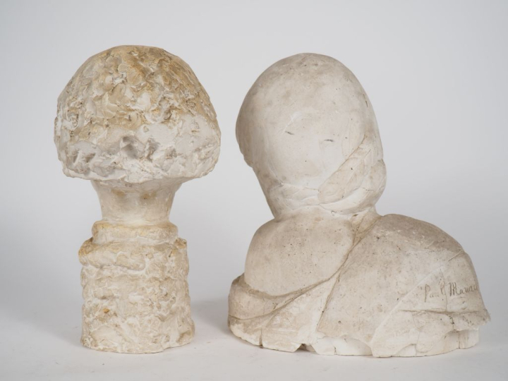 Paul MANAUT.  "portrait de fillette"  Platre non signé H. 33 cm on y j